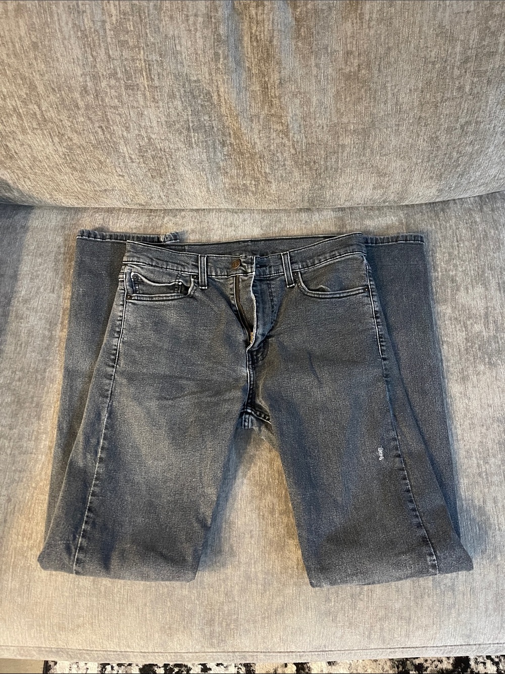 Men's Jean Bundle 5 Pairs 32/34 Gap and Levi’s Athletic Fit and 513